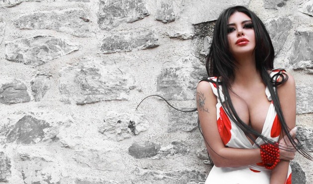 Ebru Polat araba parasına tatil yaptı