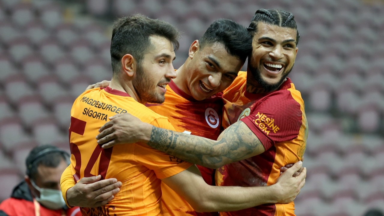 Galatasaray evinde BB Erzurumspor'u 2-0 yenerek 8'de 8 yaptı