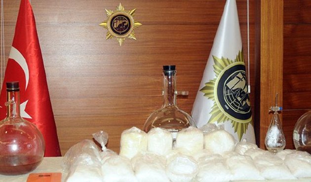 İstanbul'da zehir tacirlerine büyük darbe! Son 5 yılın en büyük miktarı...