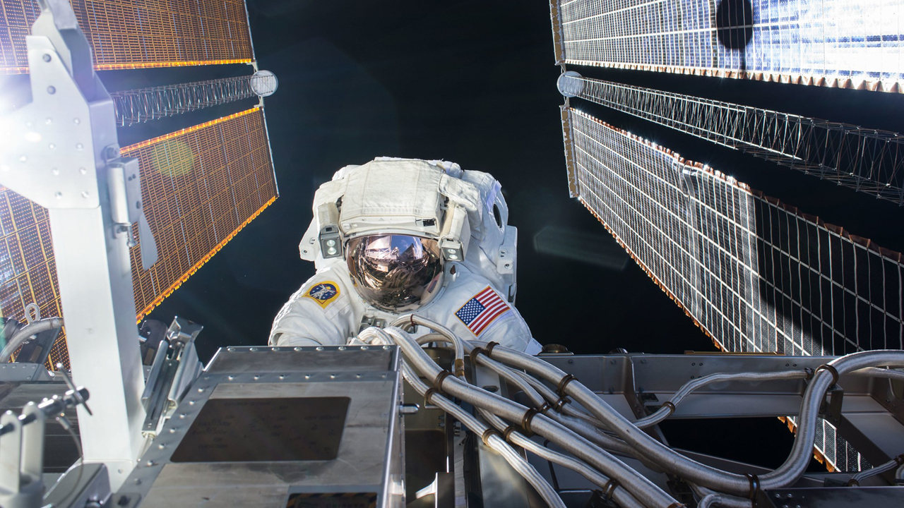 ISS’deki NASA astronotları uzay yürüyüşüne çıktı