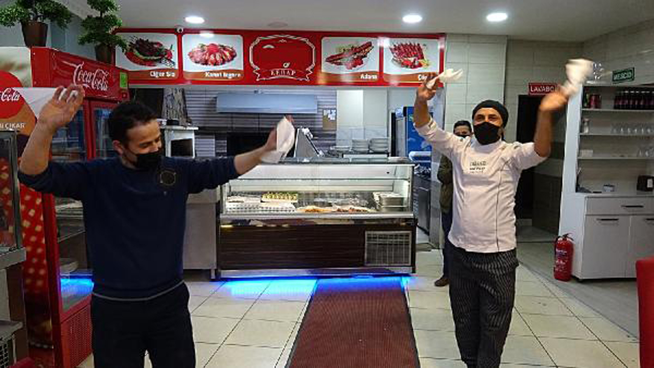 Normalleşme kararını halayla kutladılar