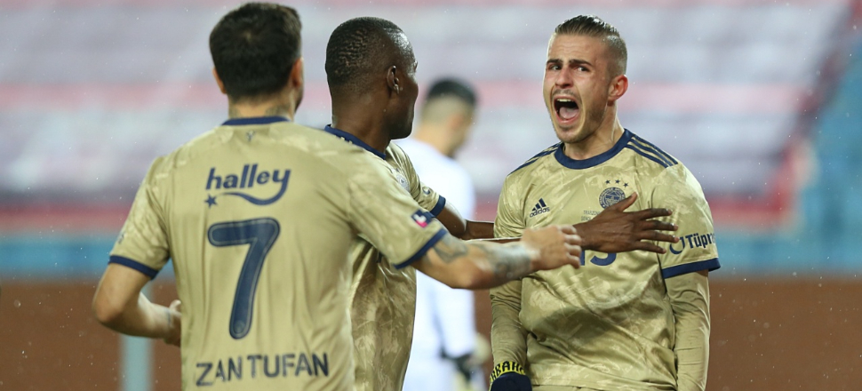 Trabzonspor-Fenerbahçe derbisinde gülen taraf konuk ekip