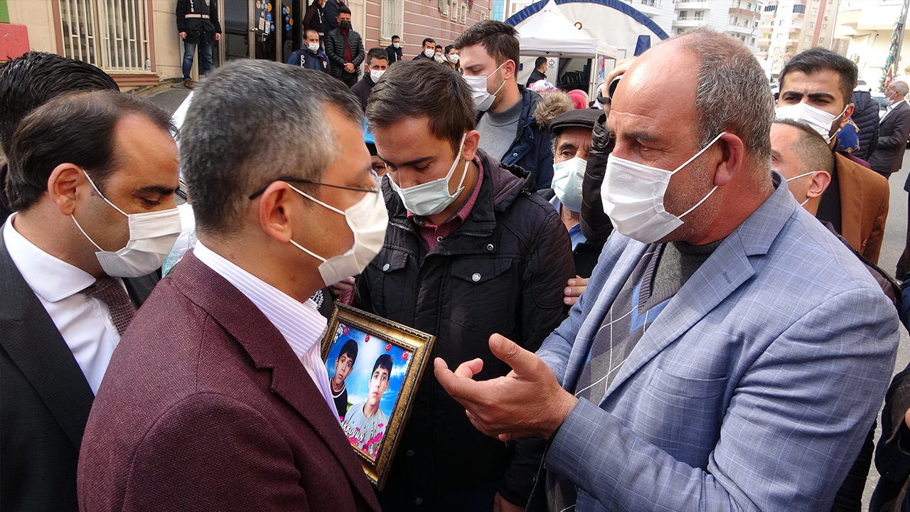Evlat nöbetindeki ailelerden CHP'lilere sert tepki