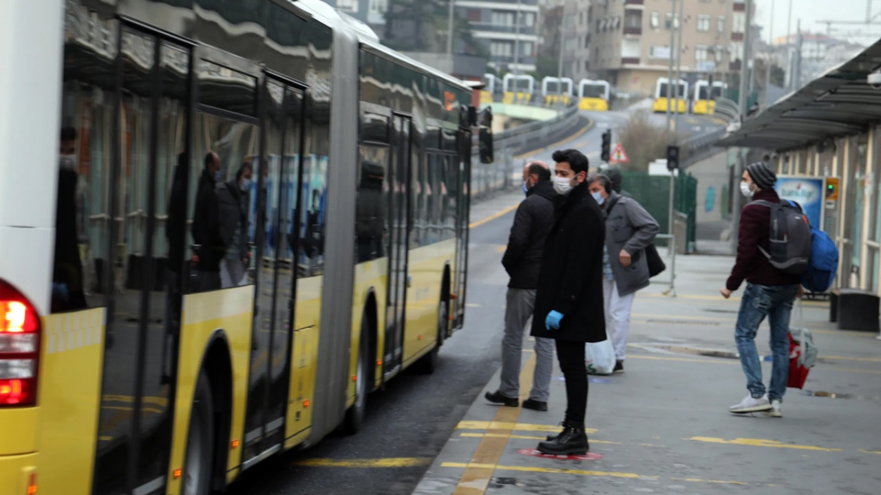İstanbul'da toplu ulaşımda yaş yasağı kaldırıldı