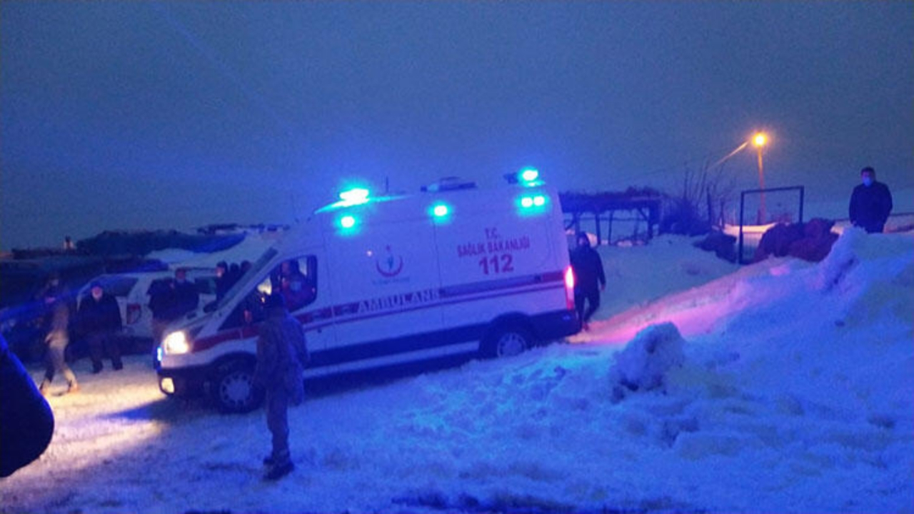 Bitlis’te kurtarma çalışmaları zorlu şartlarda devam ediyor