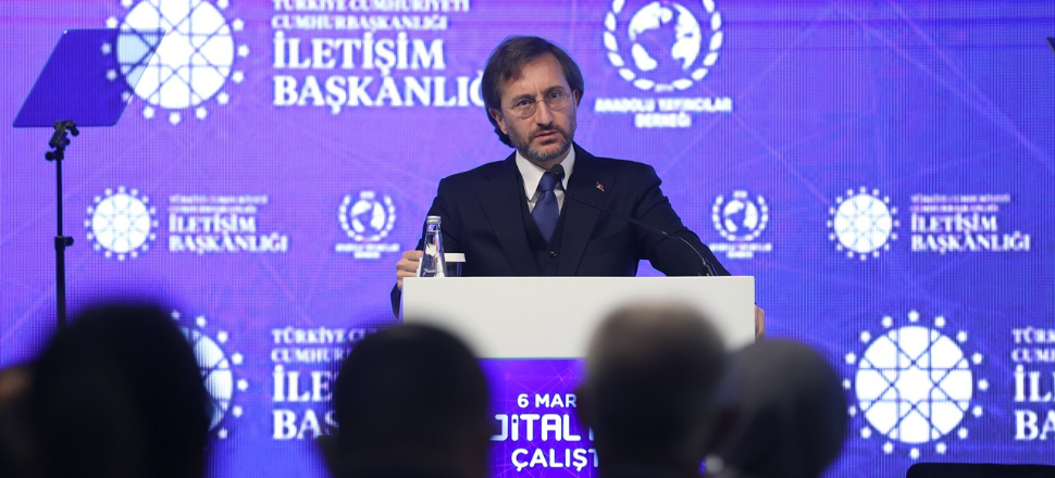 'Bir avuç şirket hakikatin tekelini elinde tuttuğunu iddia ediyor'