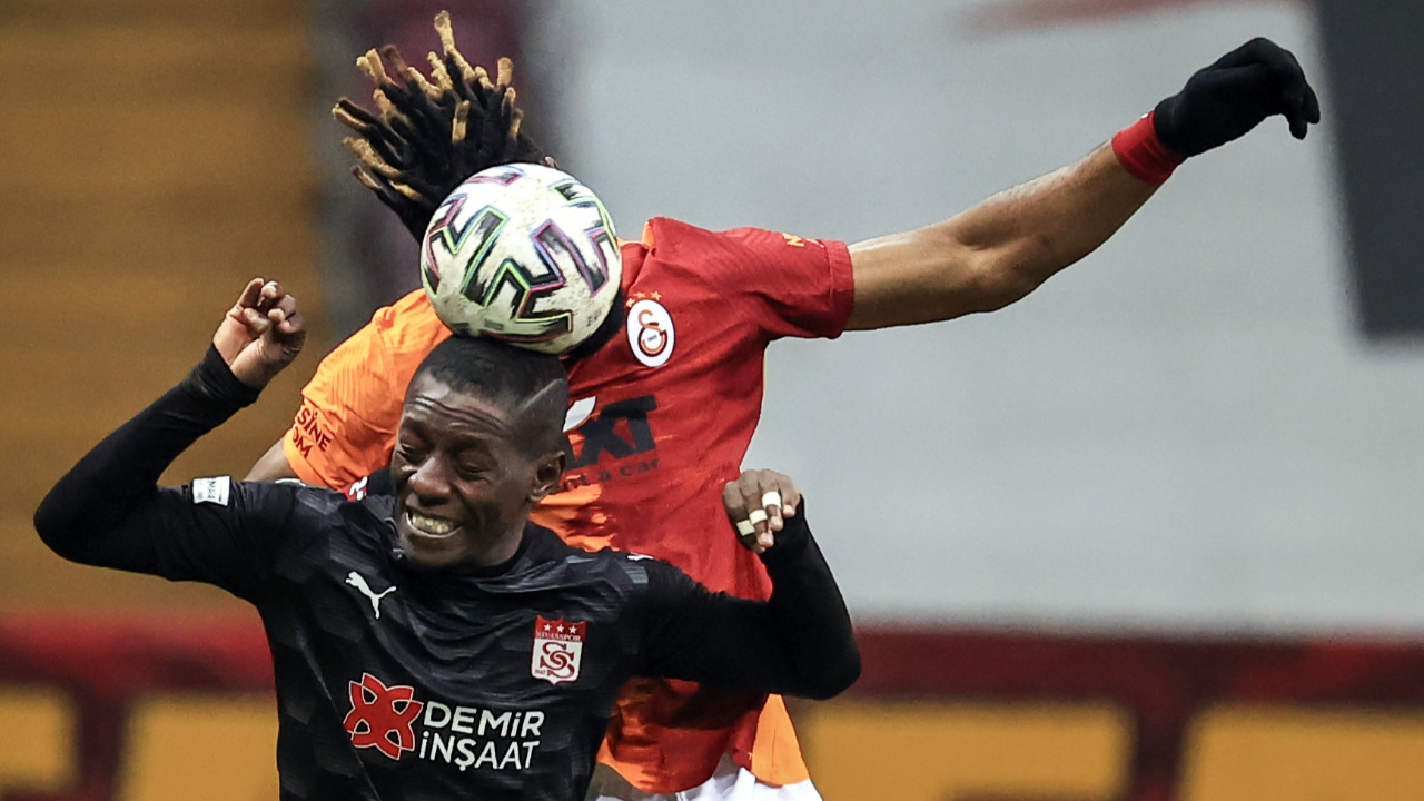 Galatasaray evinde Sivasspor'la 2-2 berabere kaldı
