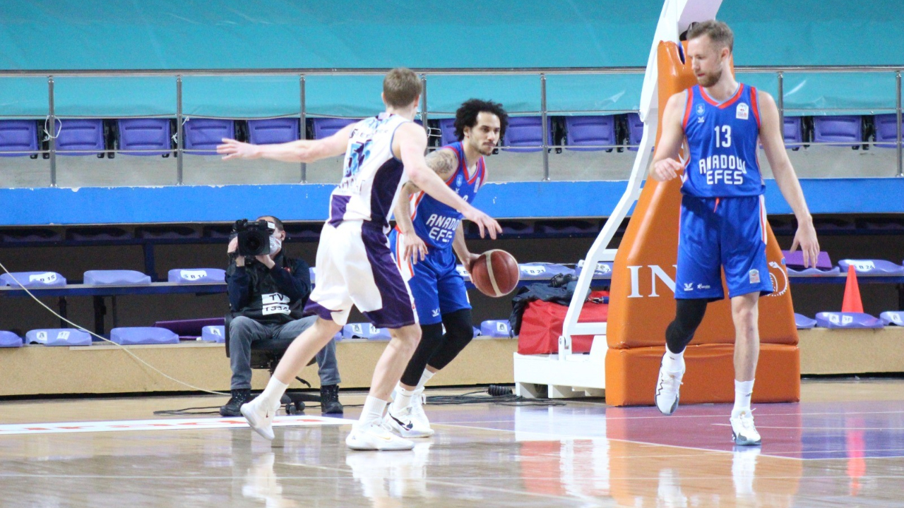 Anadolu Efes ligdeki ilk yenilgisini Afyon'dan aldı