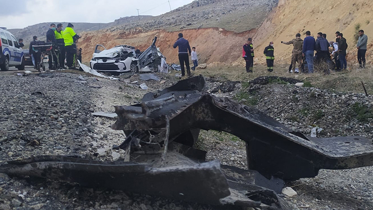 Diyarbakır'da feci kaza: 2'si çocuk 5 ölü