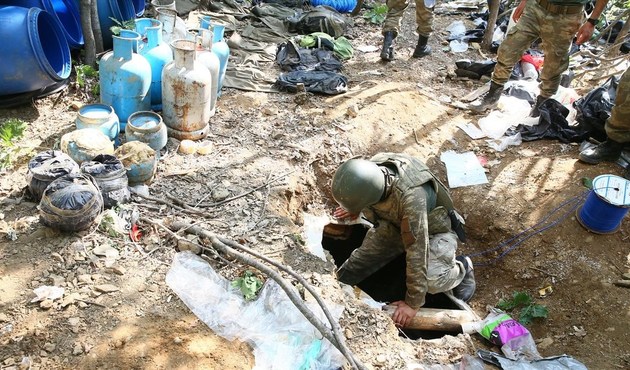 Bitlis ve Bingöl'de PKK'lı hainlere ait 3 sığınak imha edildi