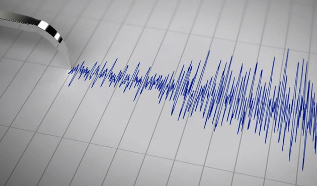 Endonezya'da  6,4 büyüklüğünde deprem