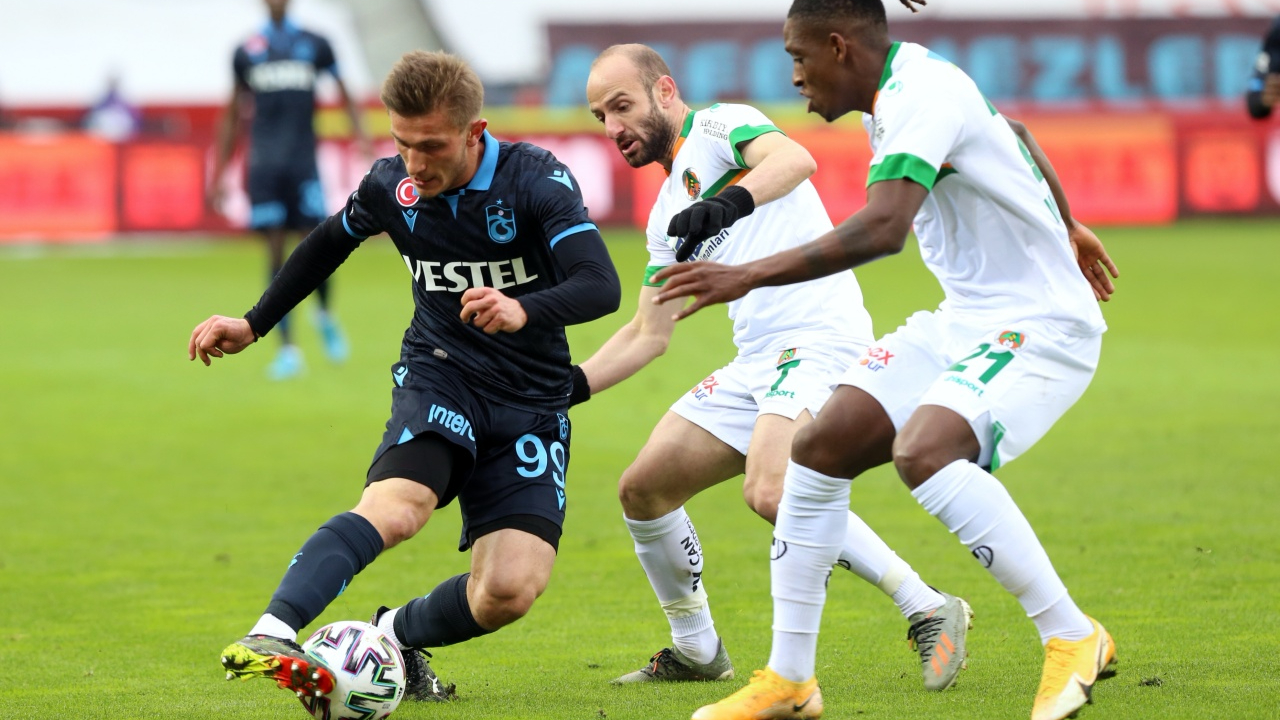 Aytemiz Alanyaspor deplasmanda Trabzonspor'u 3-1 mağlup etti