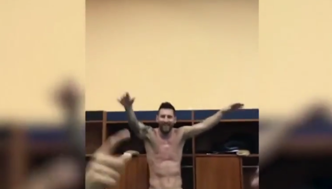 Messi soyunma odasında coştu, herkesi dans ettirdi!