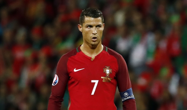 Portekiz'de yılın futbolcusu Ronaldo seçildi