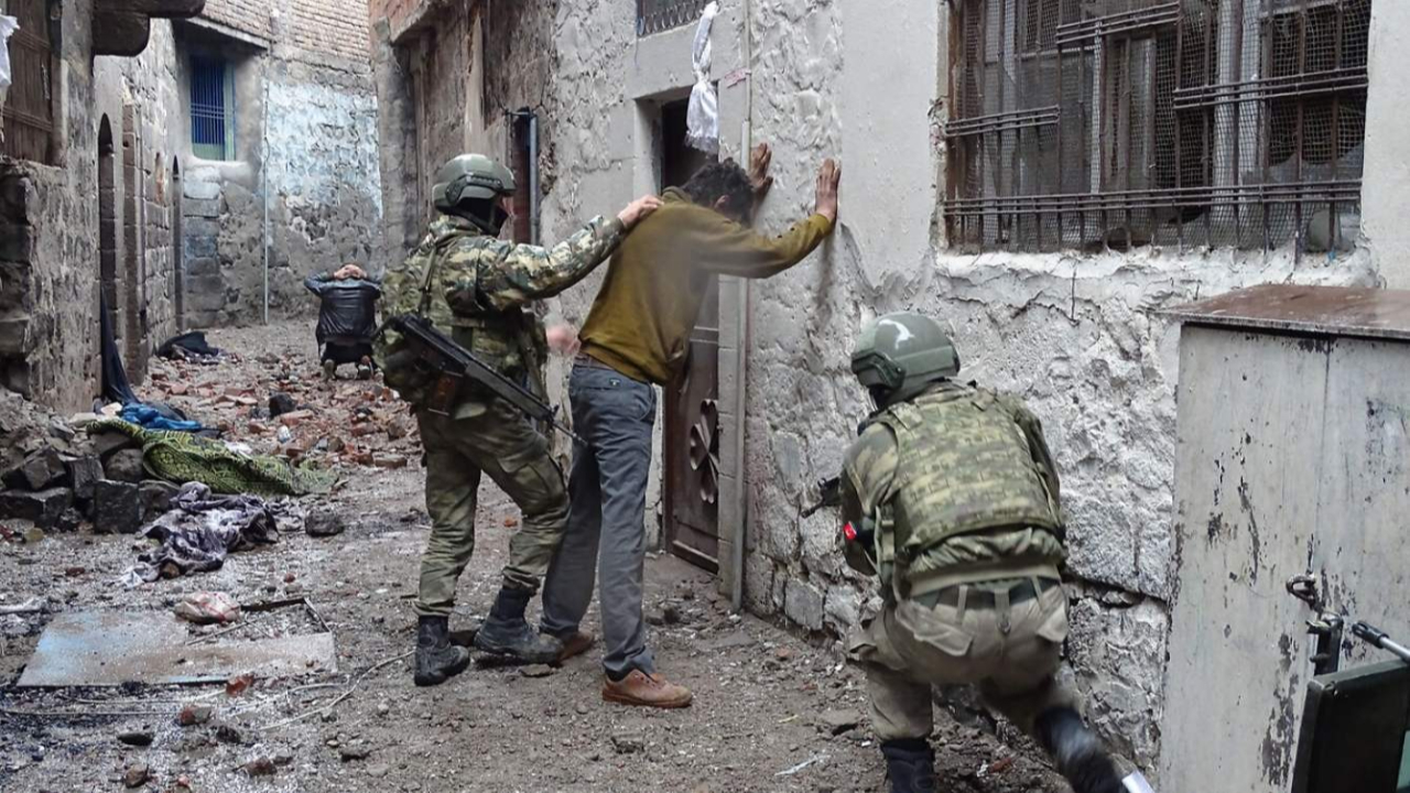 CHP, PKK terörünü "silahlı mücadele" olarak tanımladı