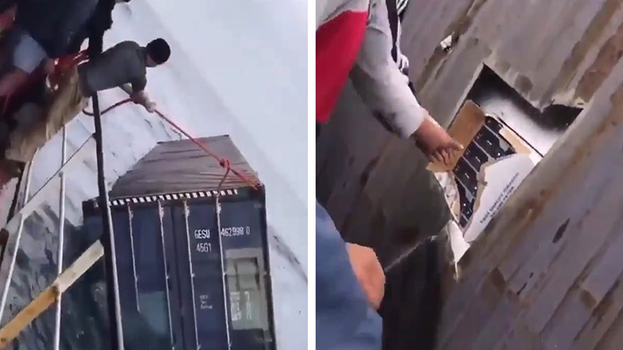 Denize düşen iPhone'a sarılır!