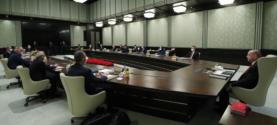 Önce kabine, sonra parti yönetiminde değişiklik