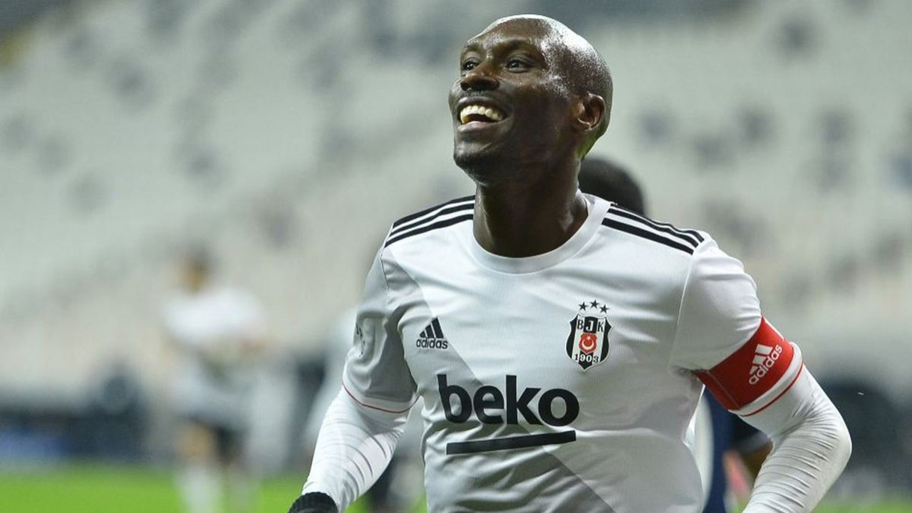 Atiba taraftarı güldürdü! Müjdeli haberi verdi...