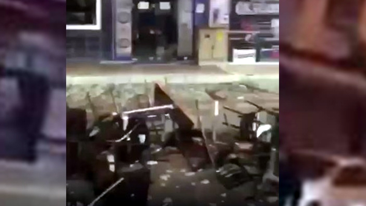 Adana'da esnaf cezaya masa, sandalye atarak tepki gösterdi