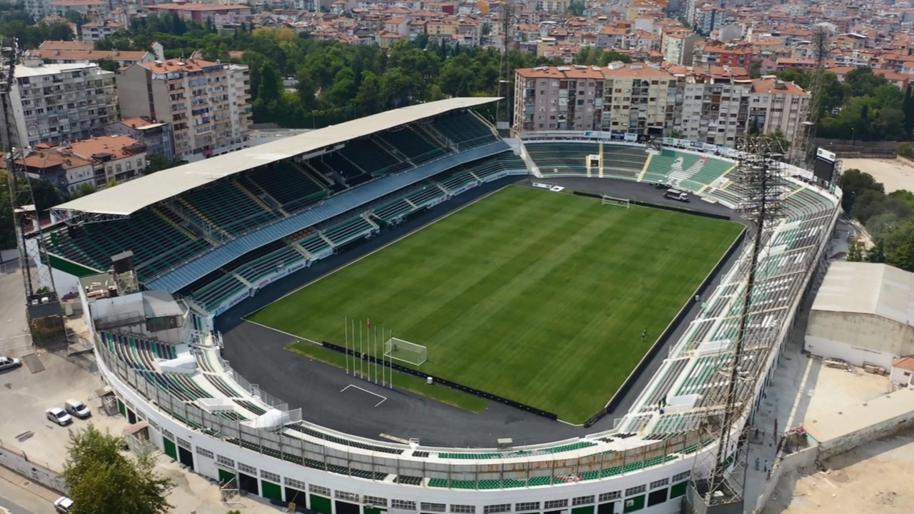 Denizli Atatürk Stadı zeminiyle örnek oluyor