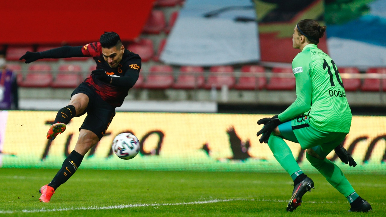 Galatasaray Kayseri'de yara sardı