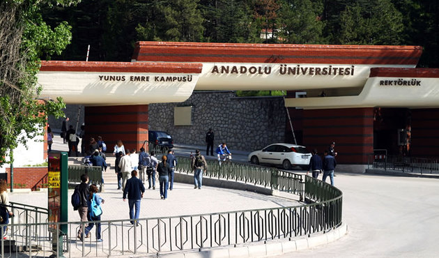 Anadolu Üniversitesi'ne operasyon! Yakalandılar...