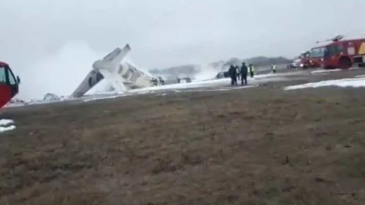 Kazakistan'da askeri uçak düştü