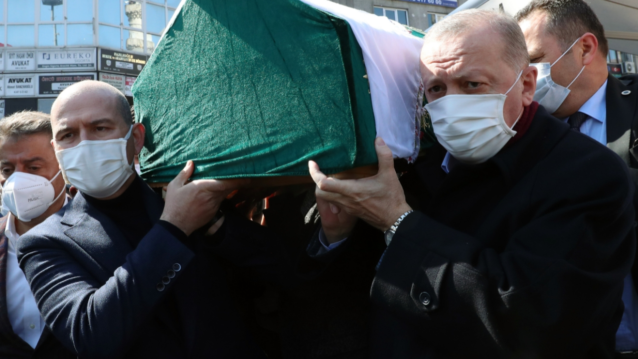 Bakan Soylu'dan annesine veda