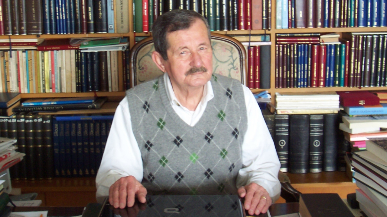 Yazar Erol Toy vefat etti