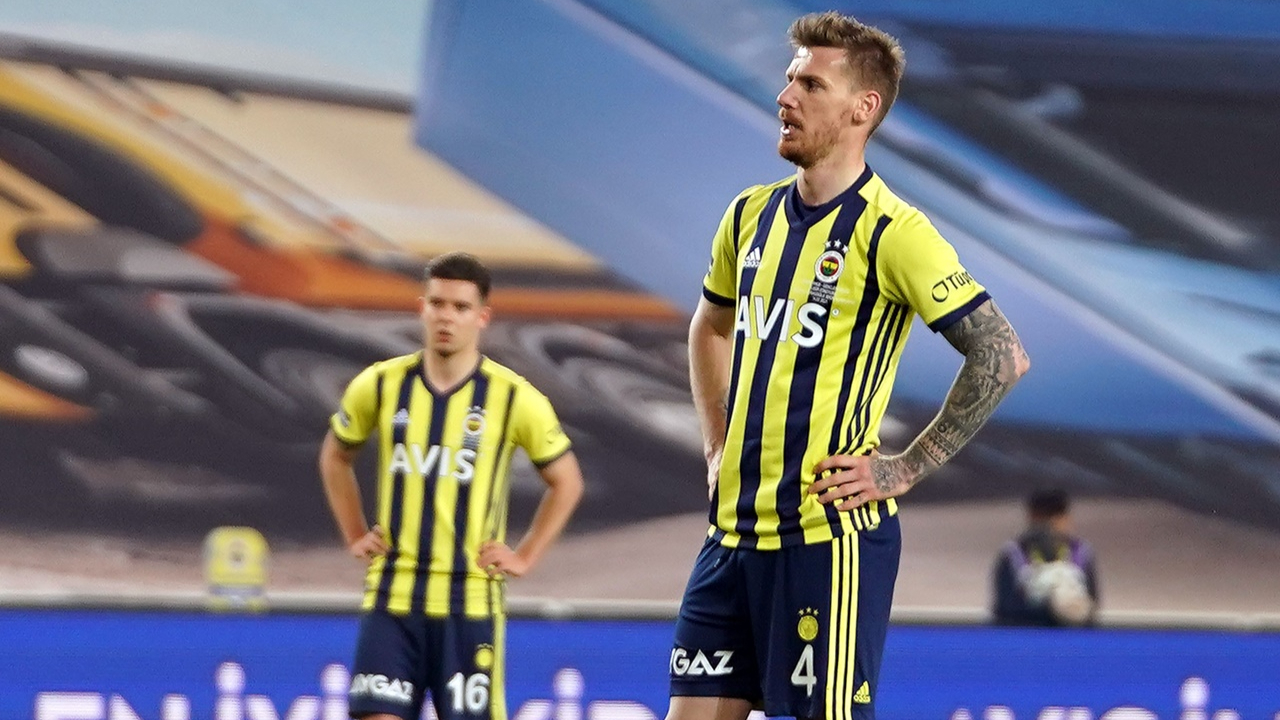 Serdar Aziz'den beraberliği getiren skor! Kendi kalesine 3. golü...