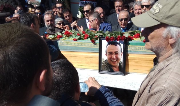 Latif Şimşek, dostu Talipoğlu'nun "yol öykülerini" ve siyasi dalgalanmalarını yazdı