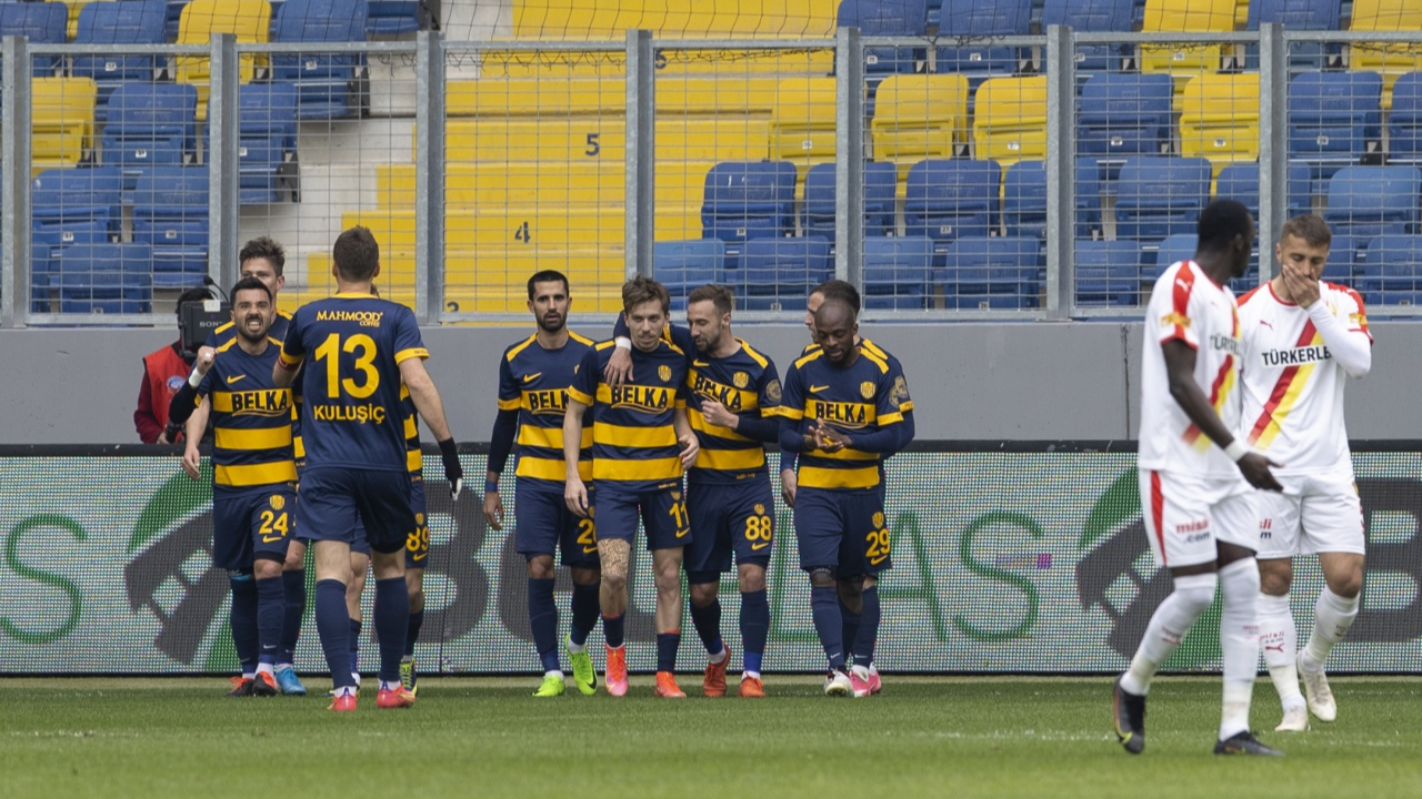 Ankaragücü evinde Göztepe'yi 3-0'la geçti