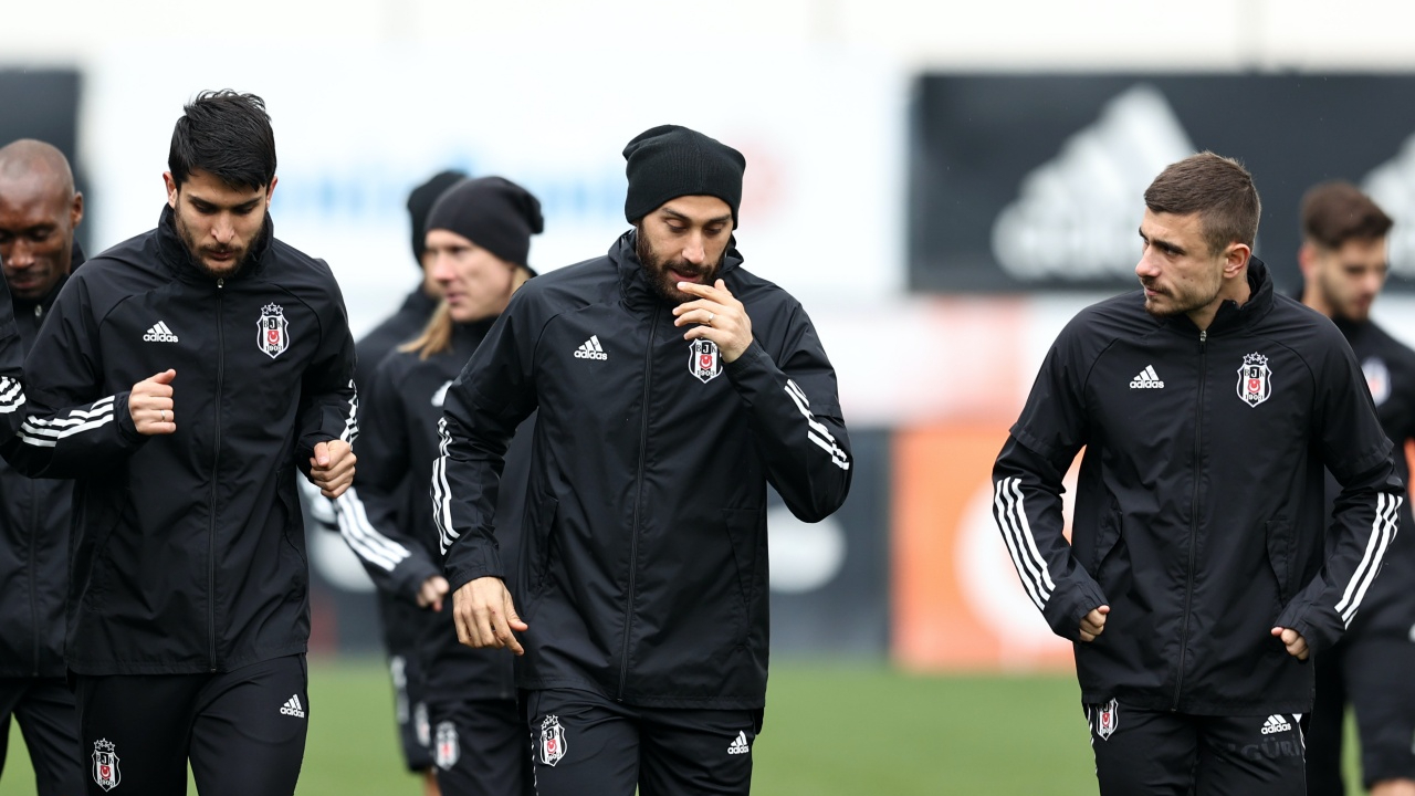 Cenk Tosun: Derbide oynarsam gol atarım