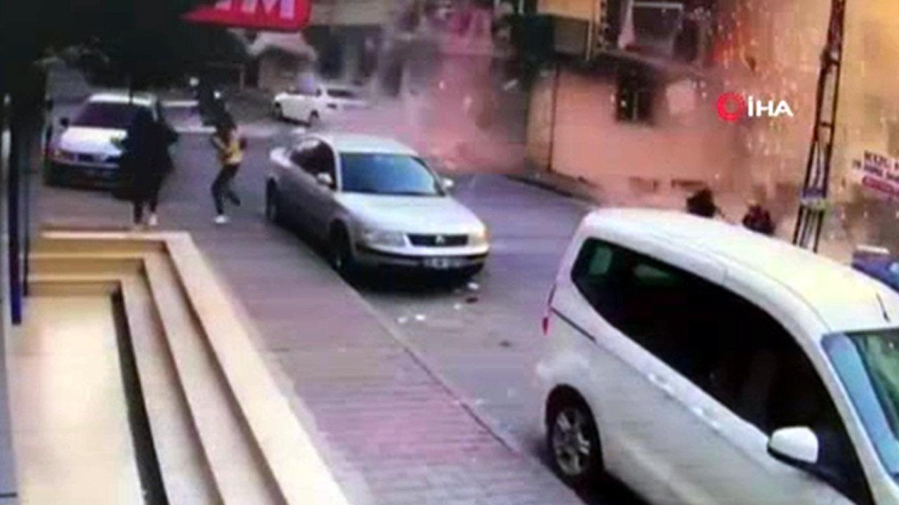 Gaziosmanpaşa'da ev böyle patladı
