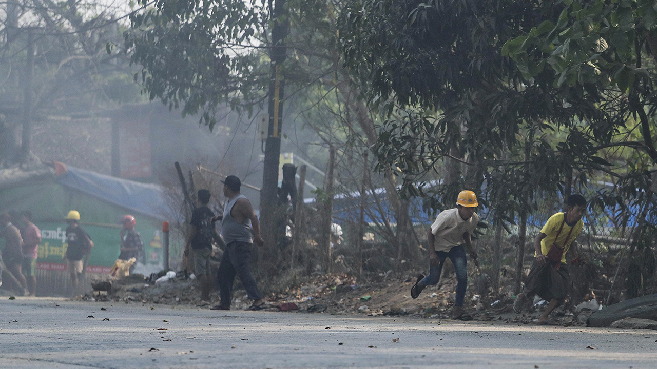 Myanmar'da darbecilerin şiddeti bitmiyor
