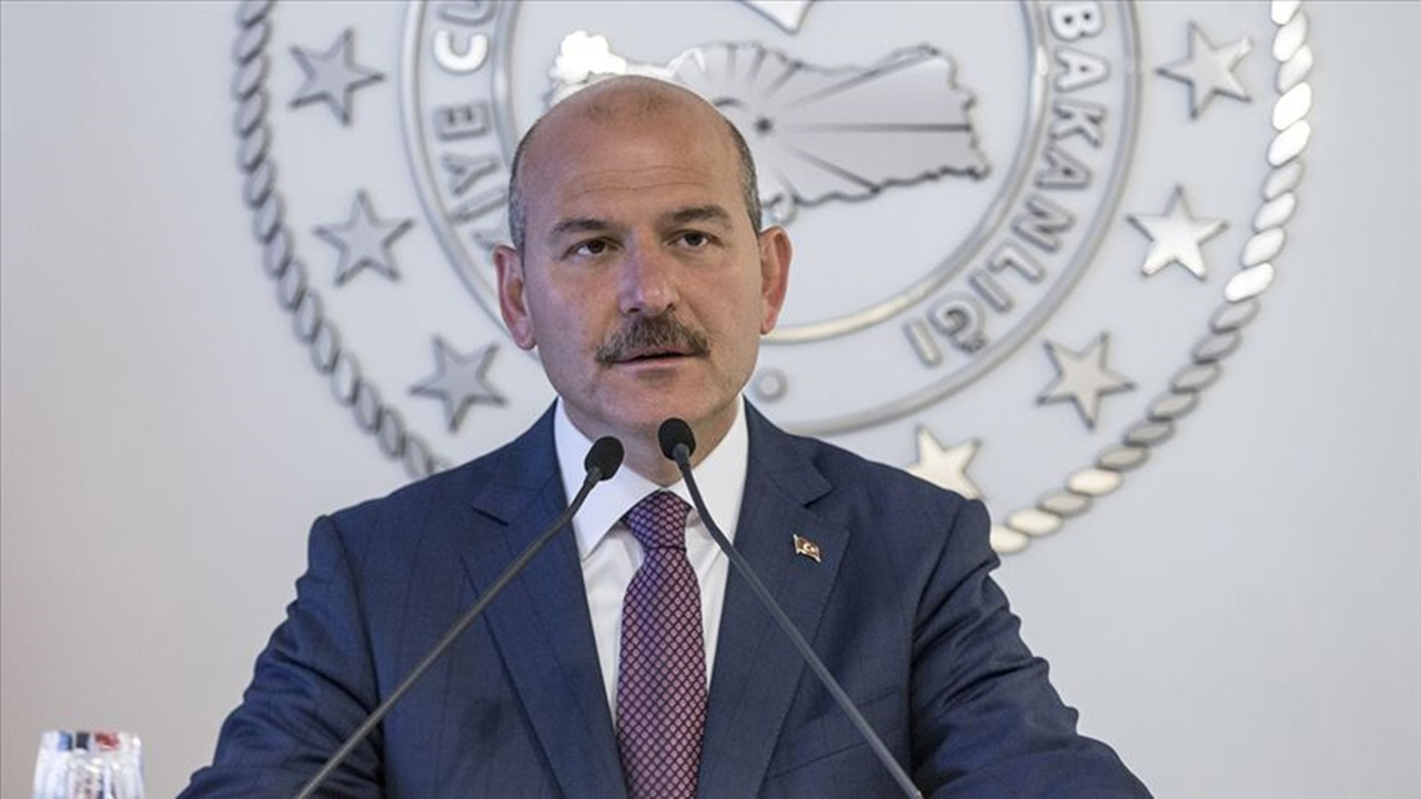 'Bizi, topluma karşı sorumlu kılan bu sözleşmenin varlığı değildir'