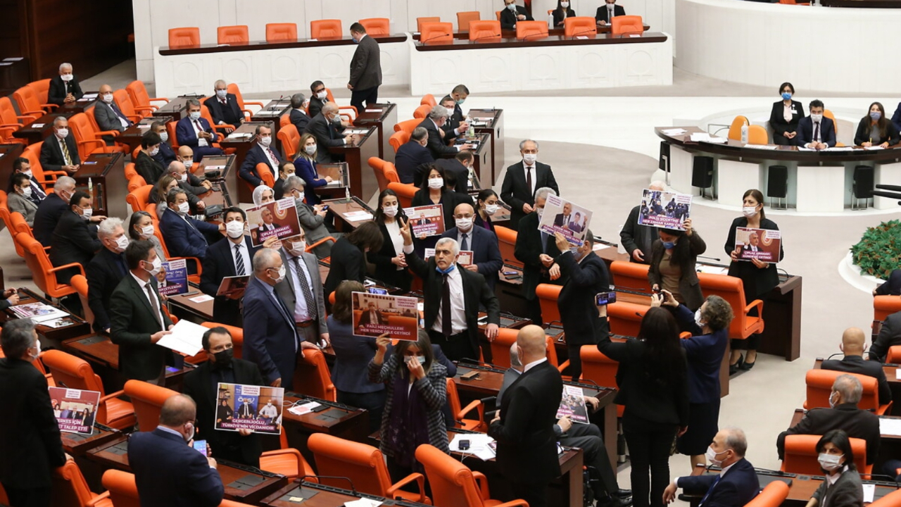 HDP'nin kapatılması davasına AK Parti'den ilk yorum