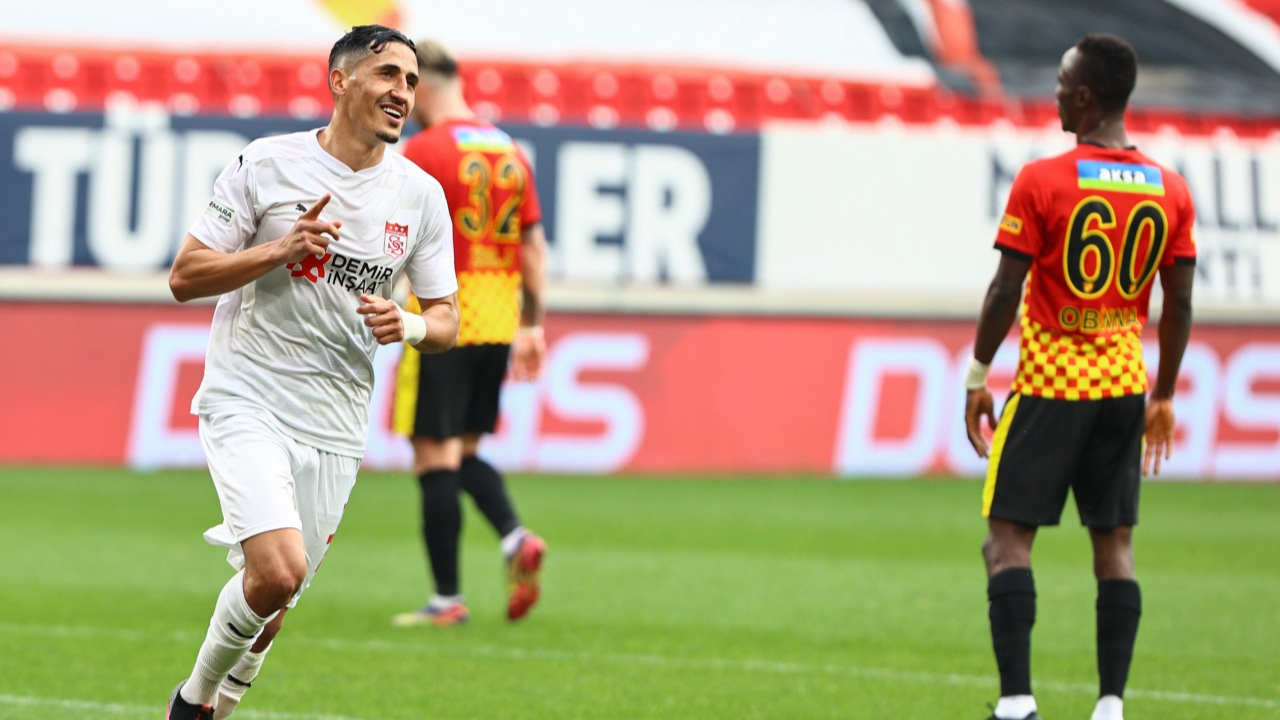 Sivasspor deplasmanda Göztepe'ye 5 çekti!