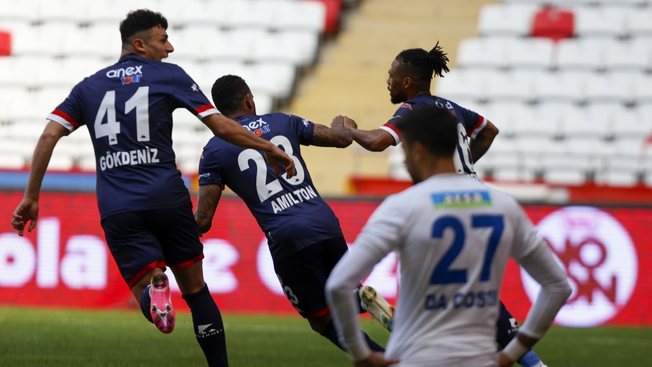 Kupa finalisti Antalyaspor Erzurum'a acımadı