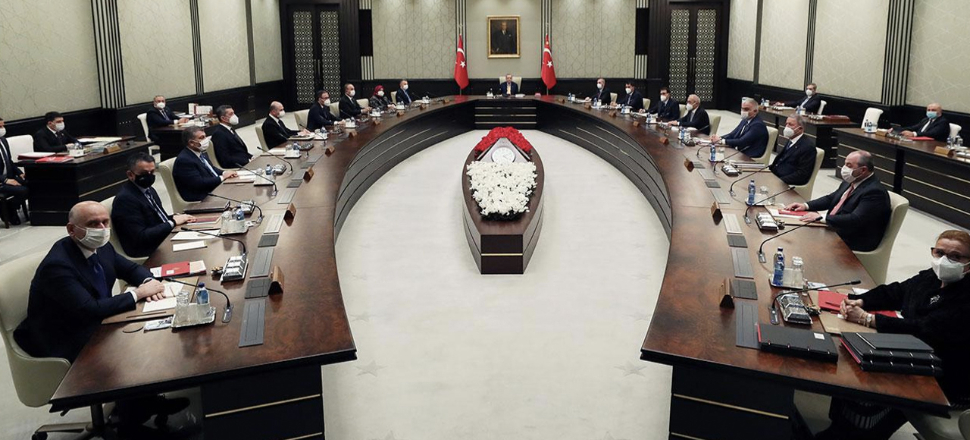 AK Parti'den kabine değişikliği sinyali