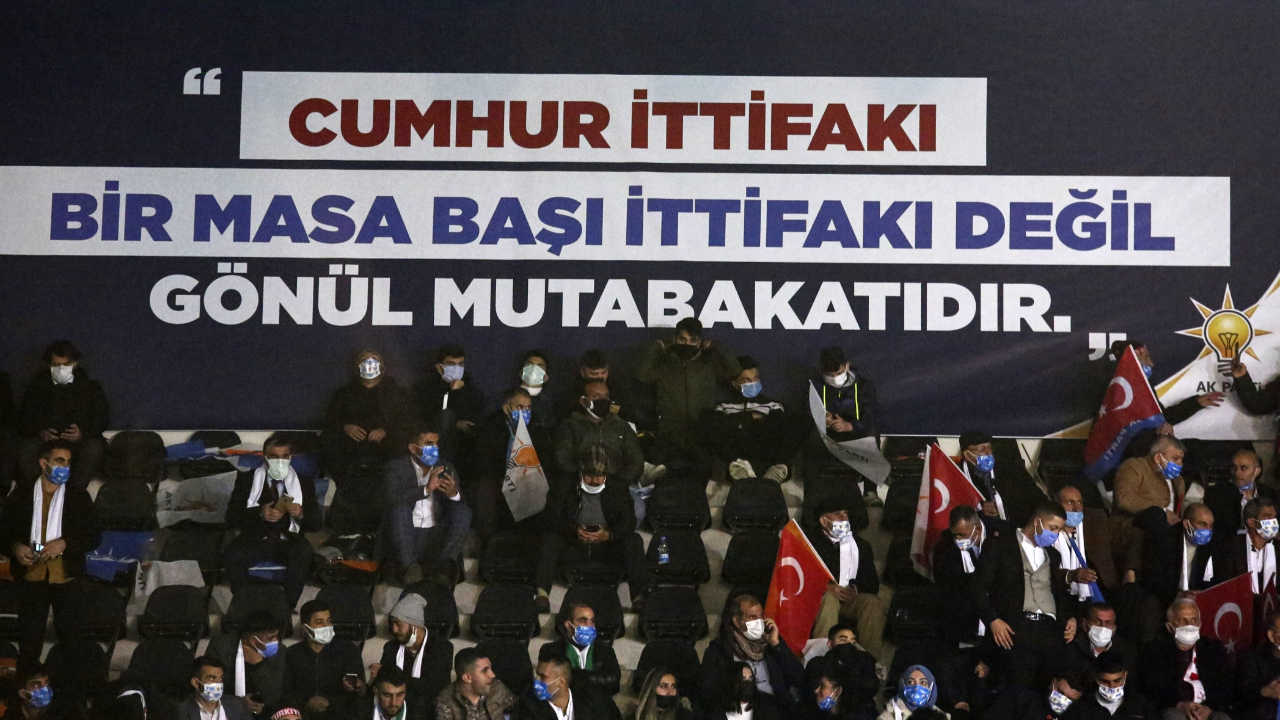 Kongre salonunda Cumhur İttifakı mesajı