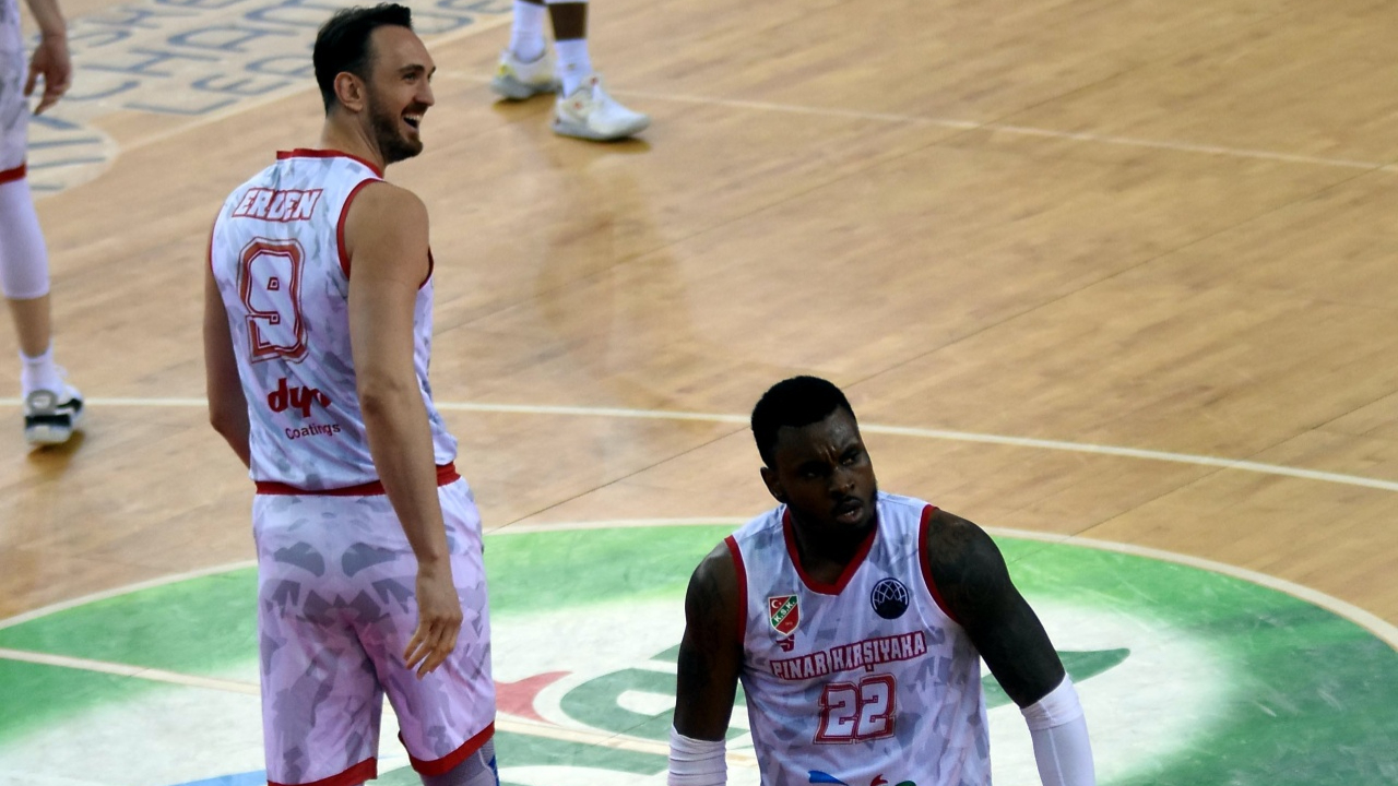 Pınar Karşıyaka'da Semih Erden'den saç baş yolduran hata!