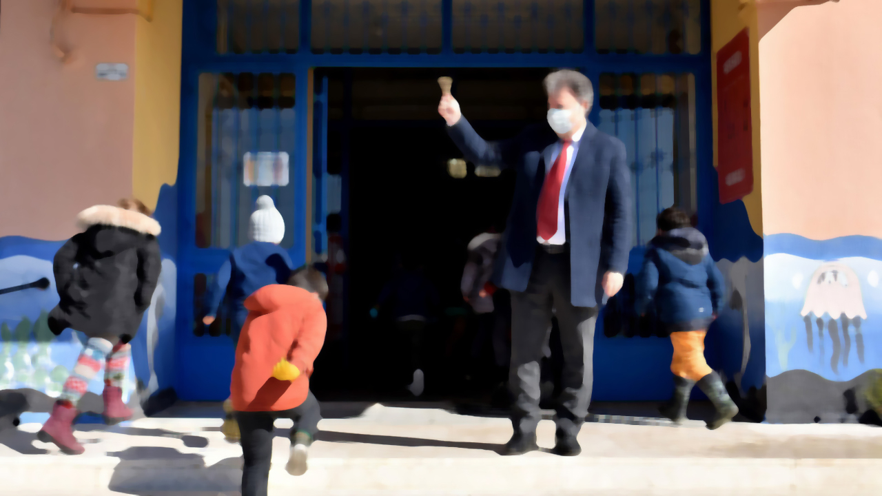 Ortaokullarda yüz yüze sınavlar ertelendi