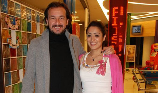 Eski futbolcu Yusuf Şimşek eşine Porsche verip boşandı!