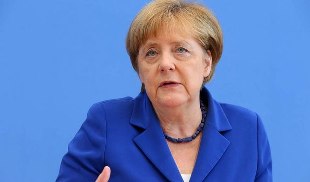 Merkel: ''Referandumu beklemeliyiz!''