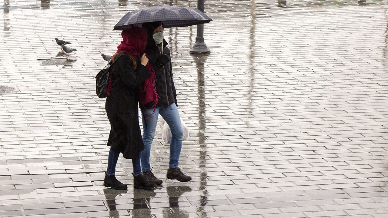 Meteoroloji uyardı: Sıcak havaya aldanmayın