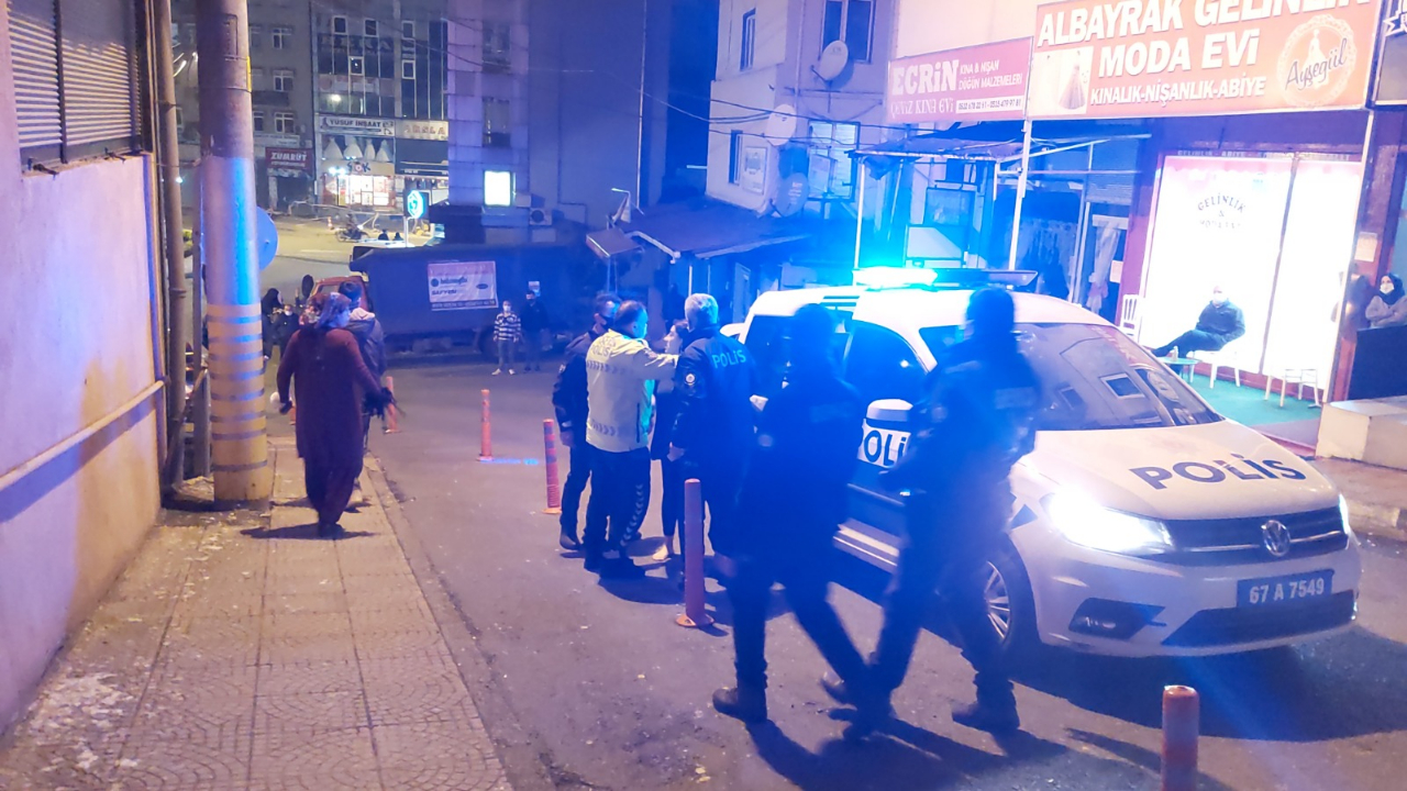 Kocasını başka kadınla yakaladı sonrası felaket