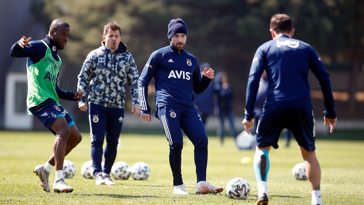 Fenerbahçe'ye güzel haber! Pozitif vaka yok