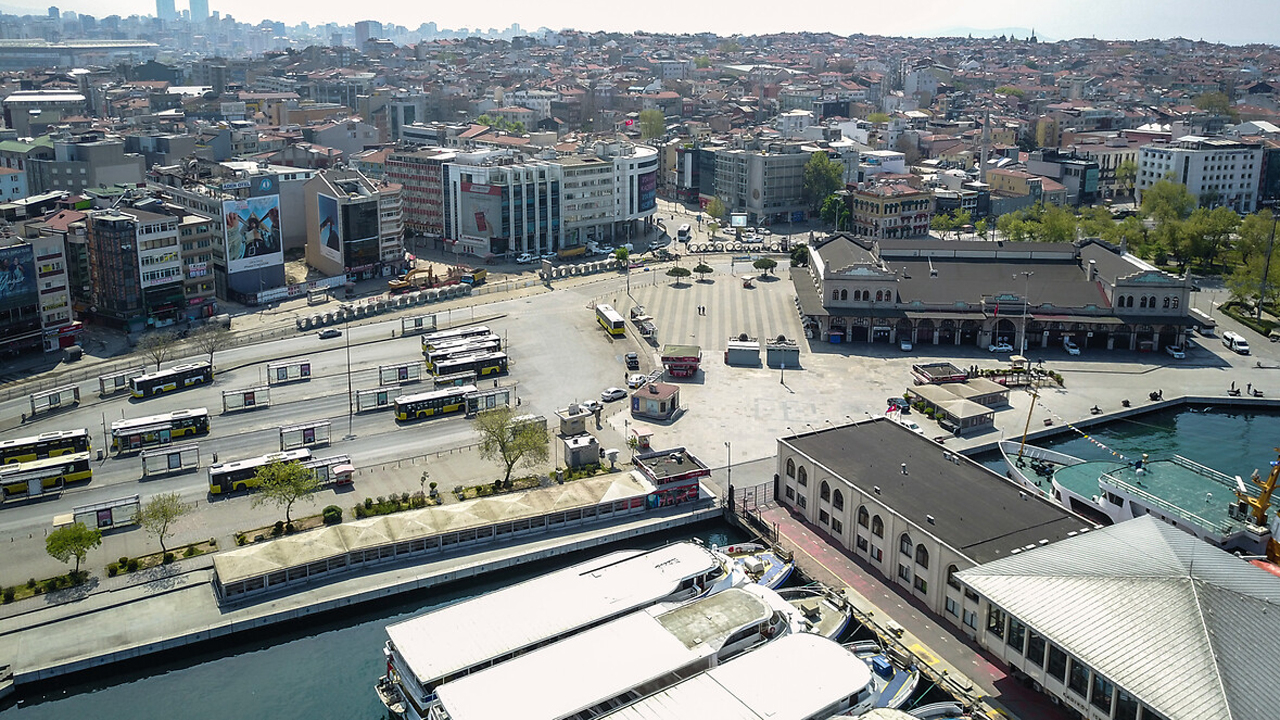 Kadıköy Meydanı'nda toplantı ve gösteri yürüyüşleri yasaklandı