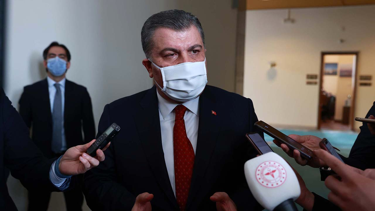 Bakan Koca Türkiye'nin başarısını dünyaya anlatacak